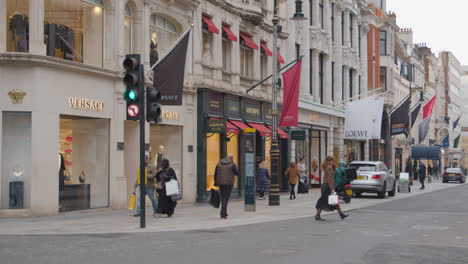 Exterior-De-Tiendas-De-Marcas-De-Lujo-En-Bond-Street-Mayfair-Londres-Reino-Unido-2